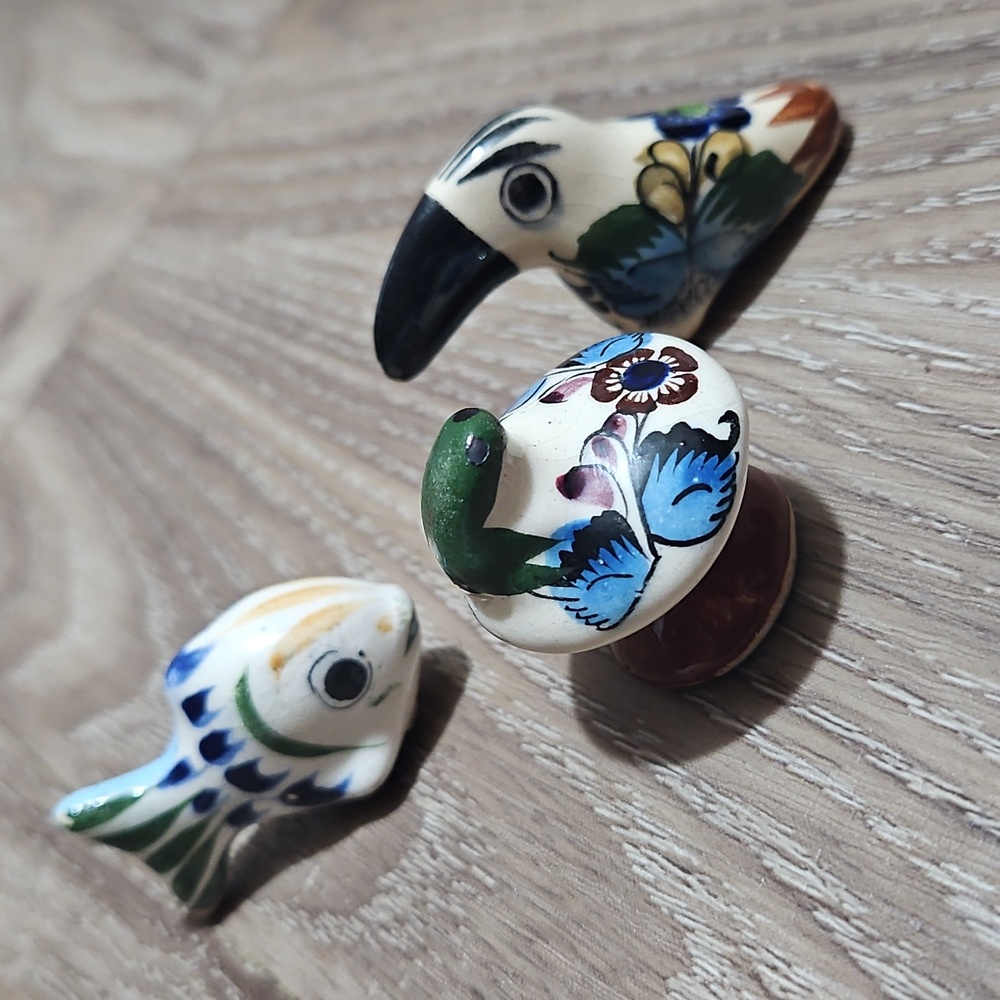 Vintage Mexican Tonala Ceramic Glazed Koi Fish Toucan Frog On Mushroom Figurines - Picture 2 of 16